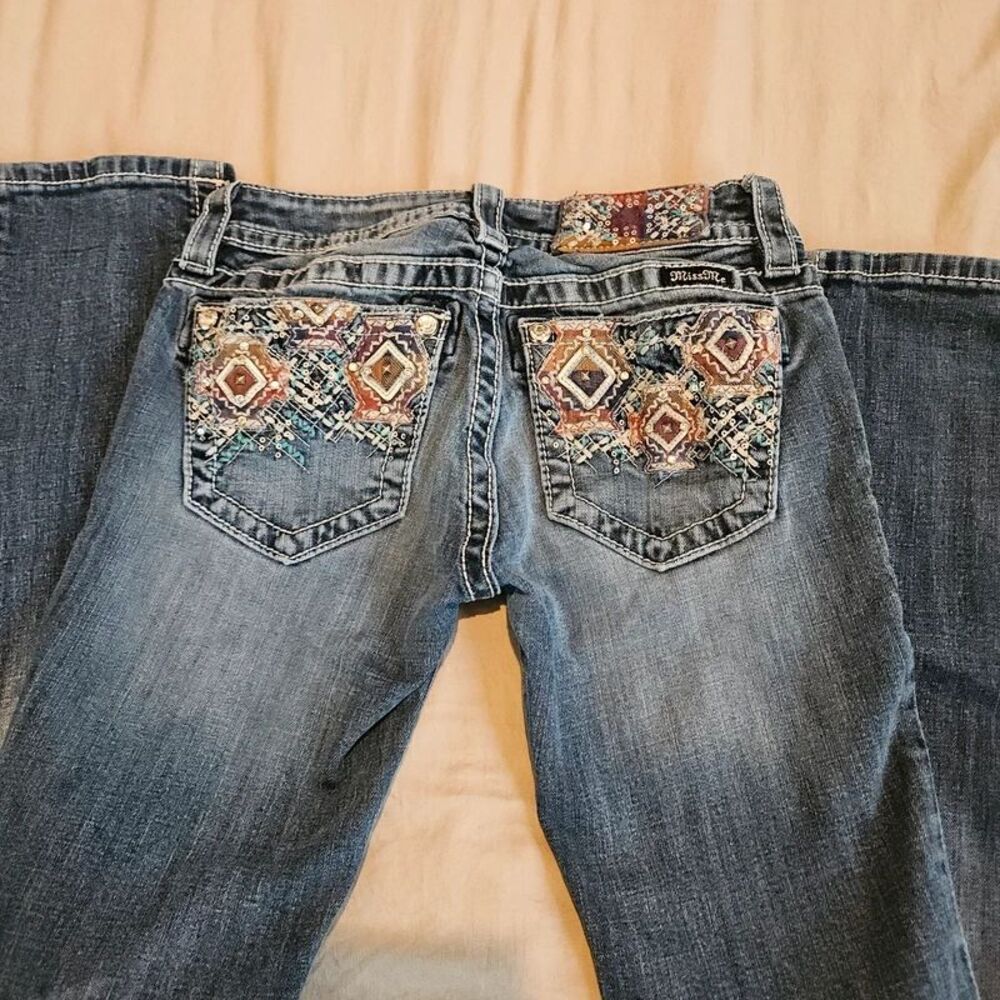 Embelished Miss Me Signature Straight Size 25